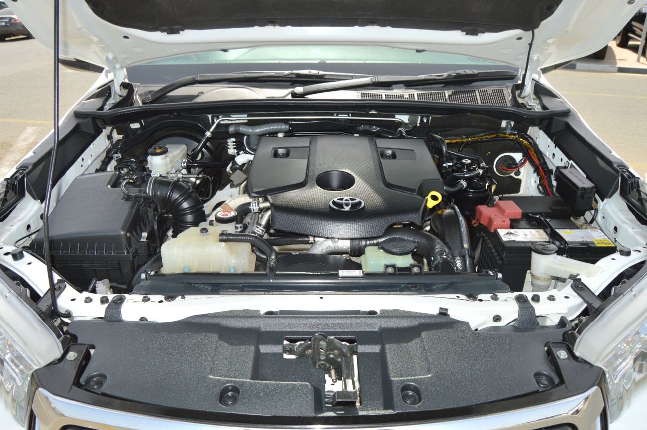 Toyota Hilux Double cabin 2.8L, perfect inside and outside