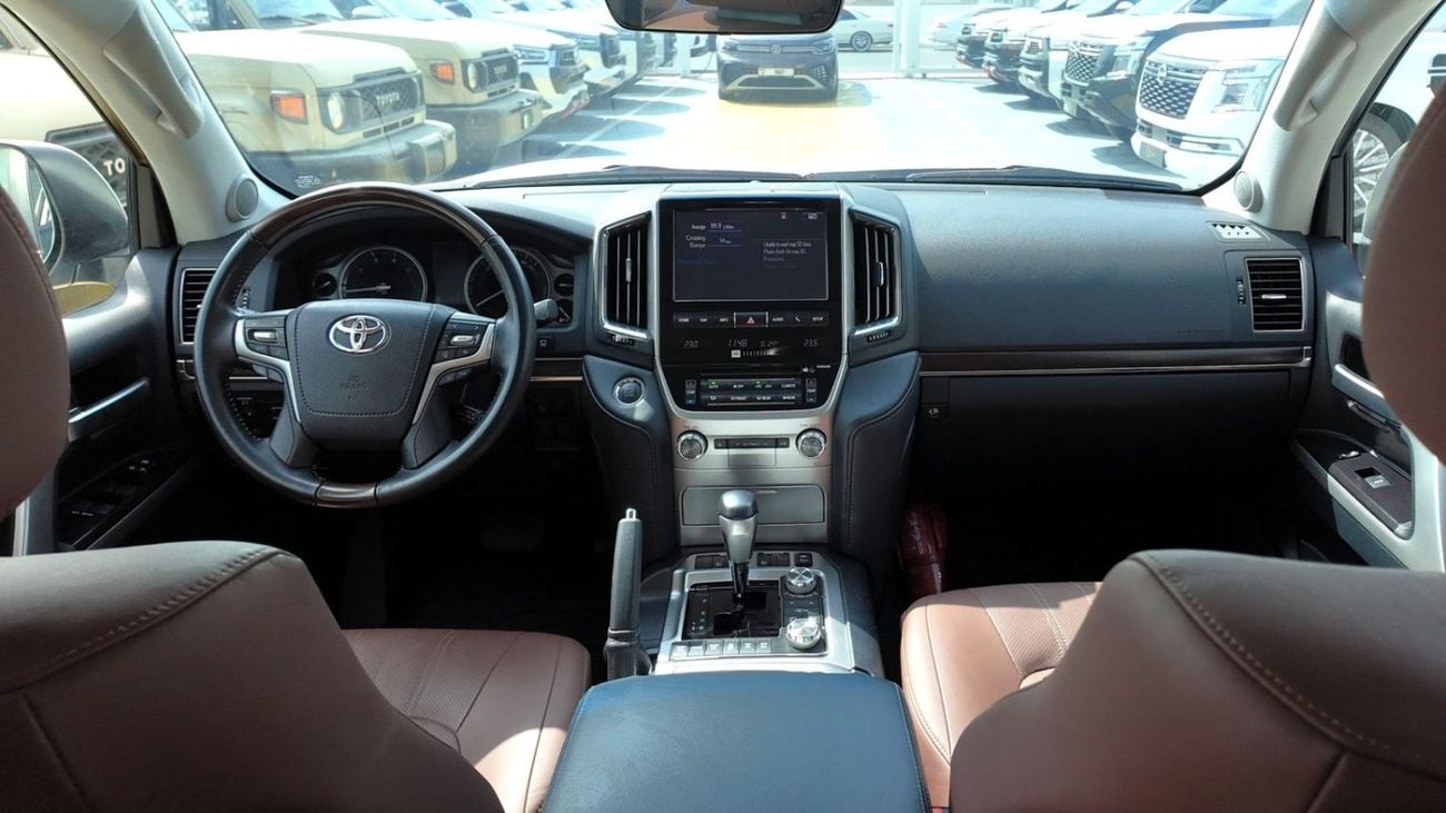 Toyota Land Cruiser VXR 5.7L 4WD TOYOTA LAND CRUISER VXR GRAND TOURING S 5.7L 4WD