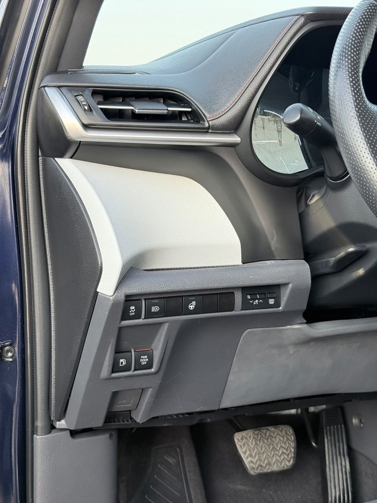 Toyota Sienna XLE hybrid 2.5 L premium