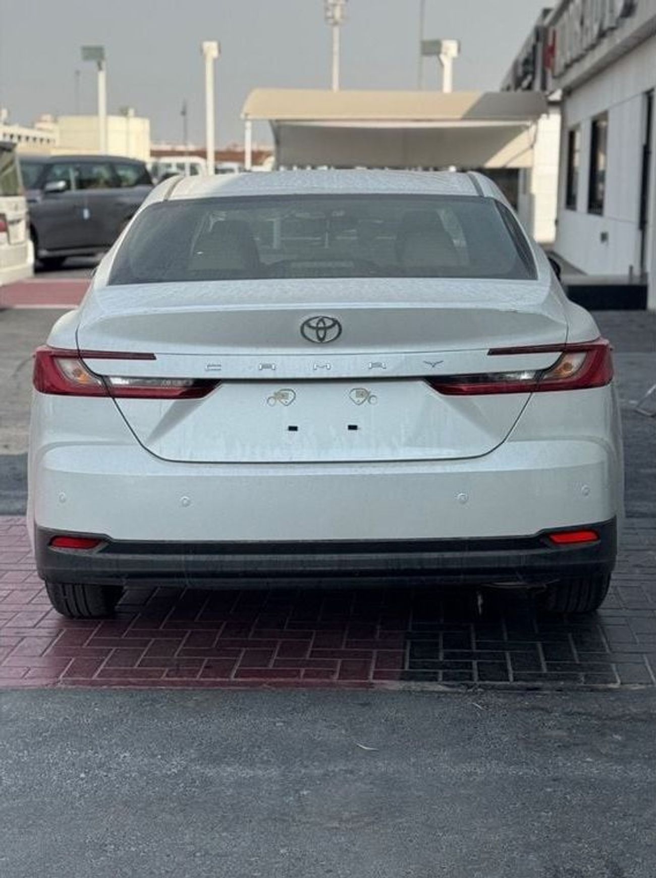 تويوتا كامري E 2.5L ( hybrid)