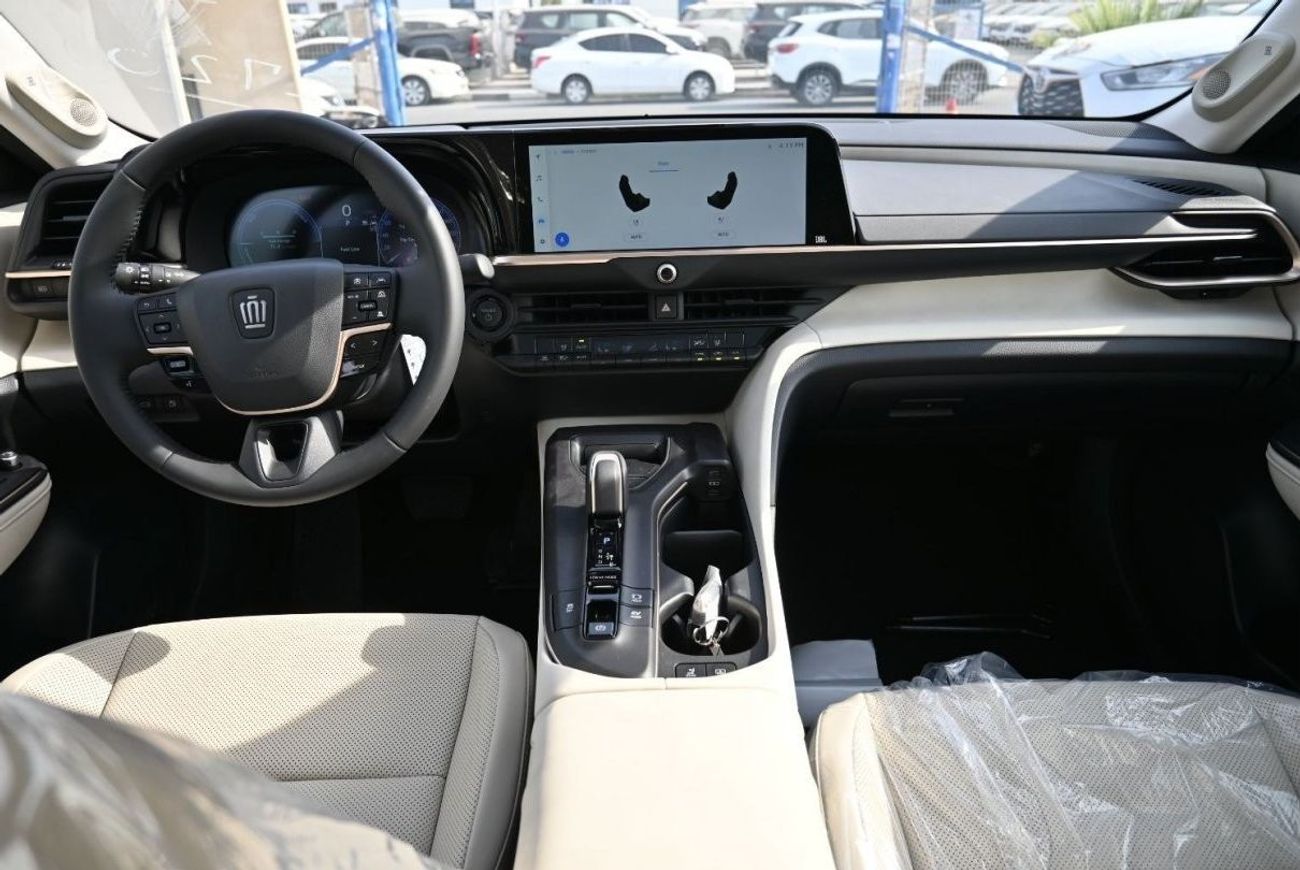 تويوتا كراون تويوتا كراون 2.5 لتر هايبرد، سيدان، دفع أمامي، 4 أبواب، لون أبيض، موديل 2023