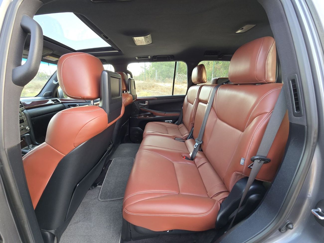 لكزس LX 570 Platinum 5.7L LEXUS LX-570 2014 GCC // FULL OPITION // PERFECT CONDITION