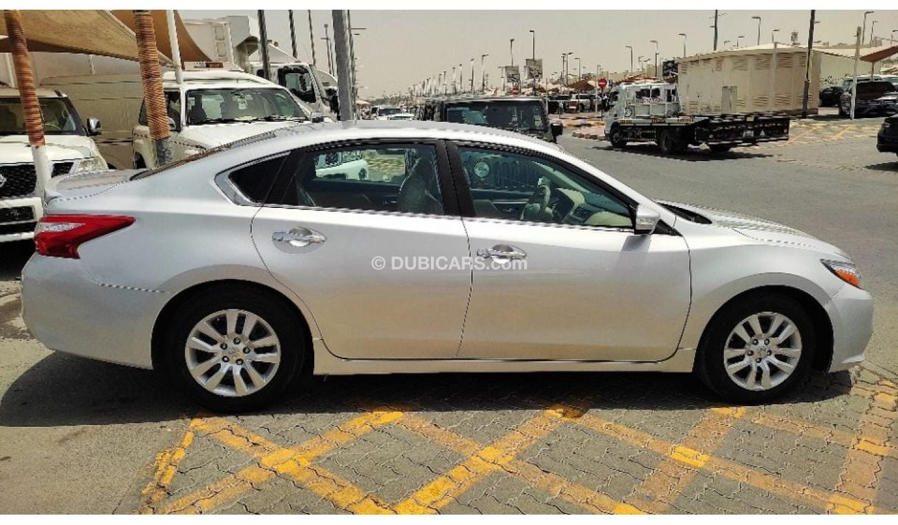 نيسان ألتيما