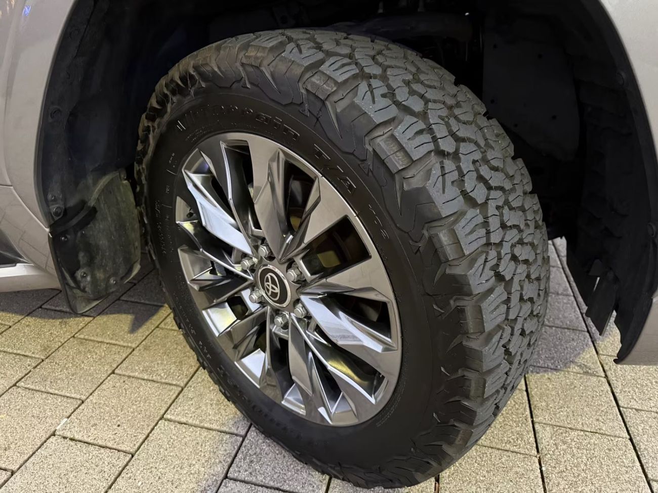 Toyota Land Cruiser LC300