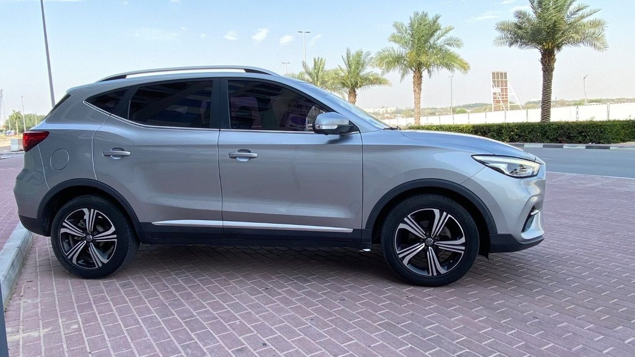 MG ZS ZS LUXURY  1.5L A/T SUV  FWD  GCC BLUE