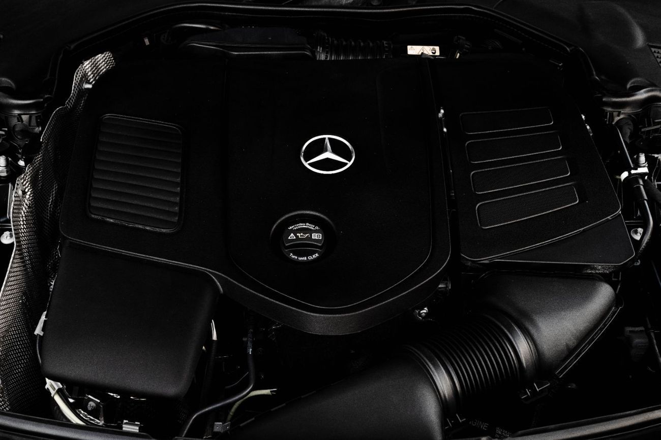 Mercedes-Benz C 200 C200 | 4,347 P.M  | 0% Downpayment | PREMIUM || LOW KM'S || IMMACULATE!