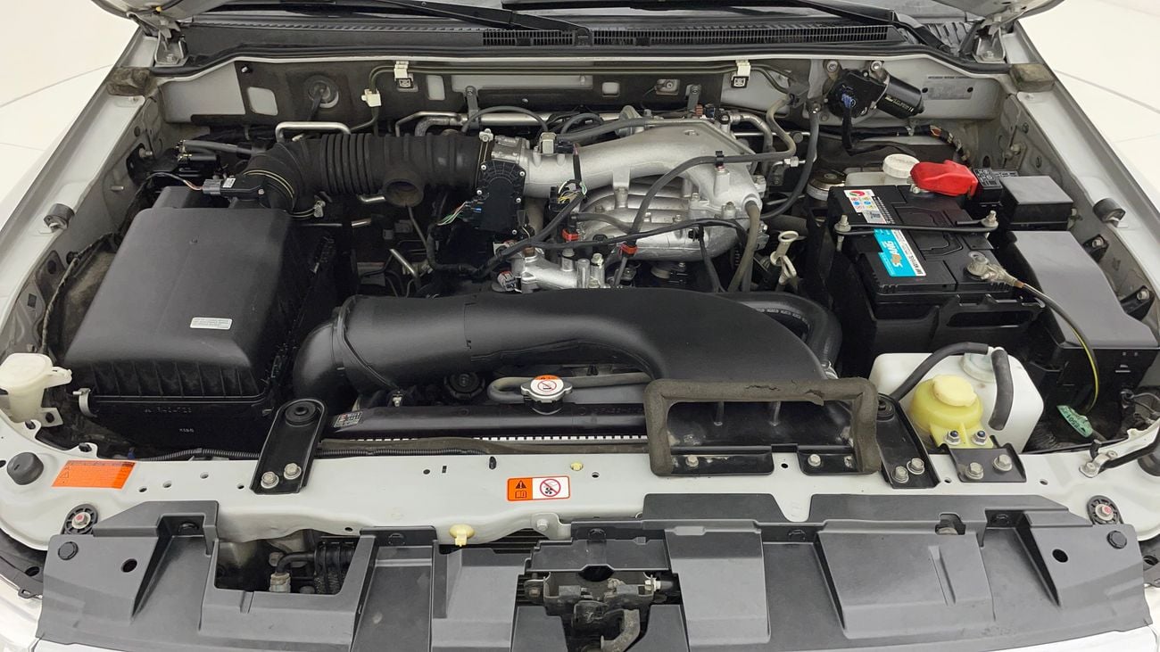 ميتسوبيشي باجيرو GLS MIDLINE 3 | بدون دفعة مقدمة | اختبار القيادة في المنزل