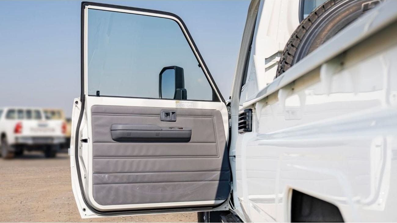 Toyota Land Cruiser Pick Up LC79 SC 4.2L V6 DIESEL 2025