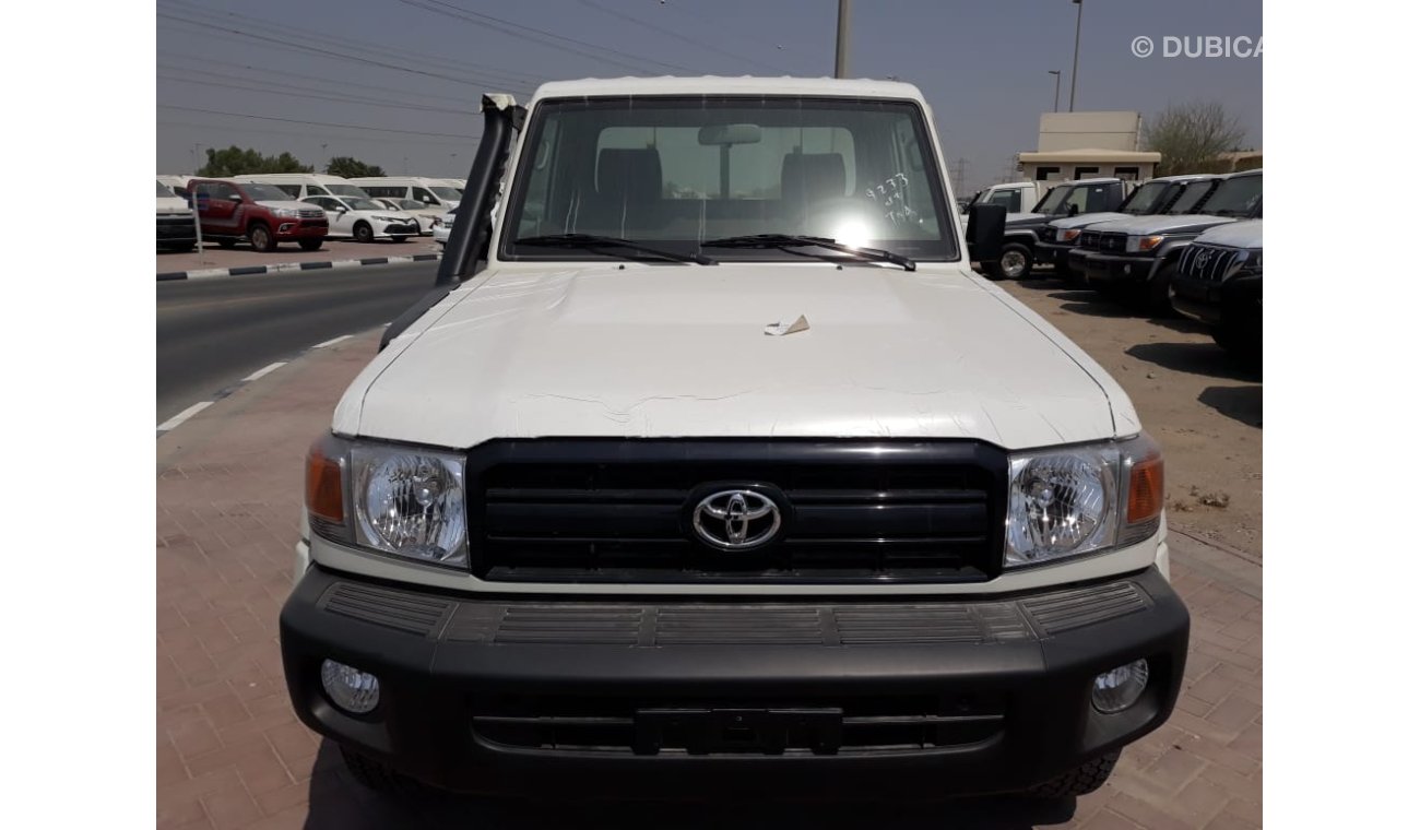 Toyota Land Cruiser Pick Up Diesel 4.2L WITH OVER FENDER AND POWER OPTIONS