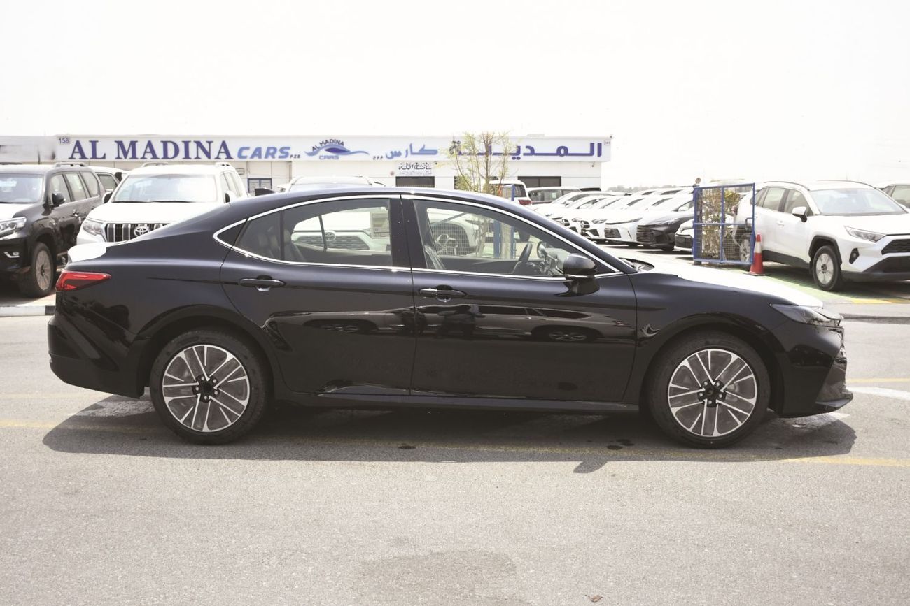 Toyota Camry 2.5L GLE Petrol GCC Black inside Black
