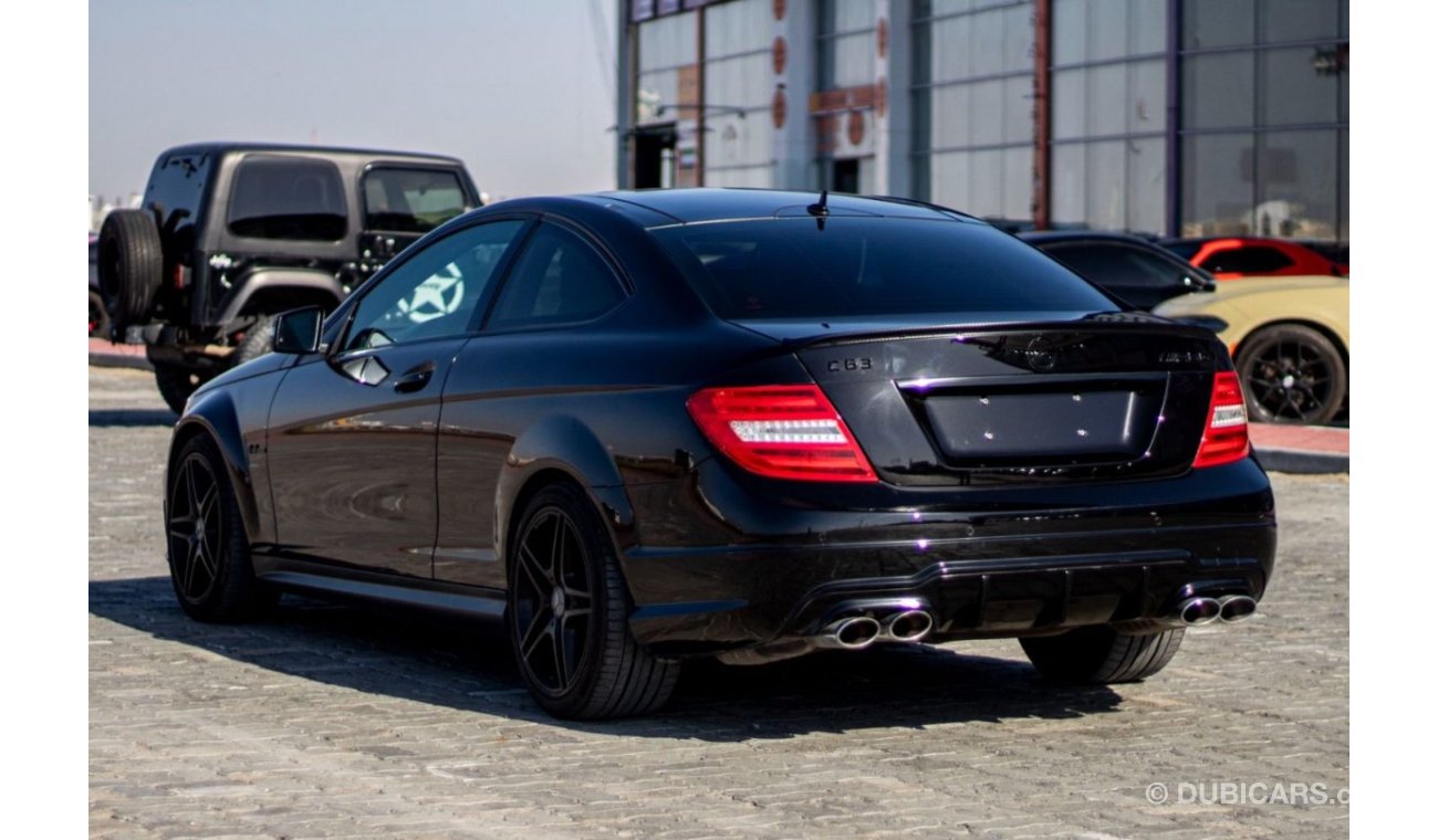 مرسيدس بنز C 63 AMG ايديشن