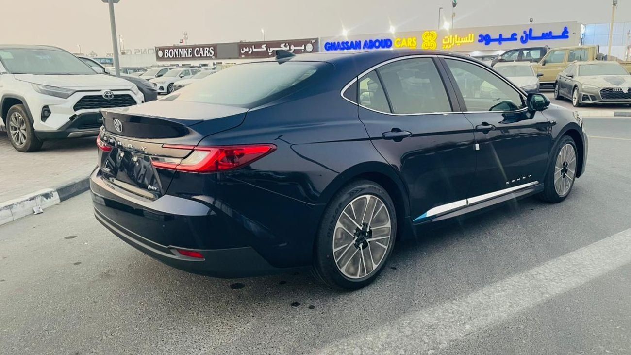 تويوتا كامري CAMRY 2.5 HYBRID LUMEIR