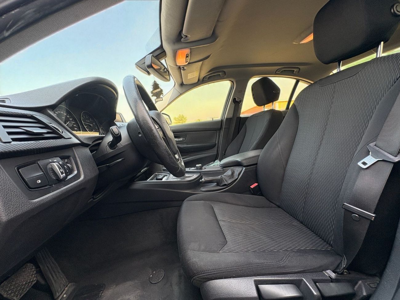 BMW 316i 316i 1.6T A/T | 2015 | GCC SPECS | AED 29,900