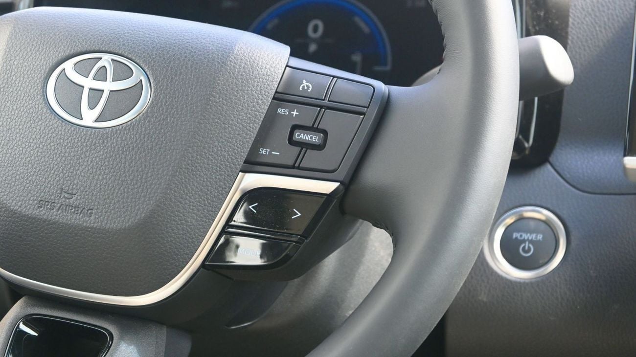 Toyota Camry E 2.5L Toyota Camry E-Plus 2.5L Hybrid, Model 2025, Color White