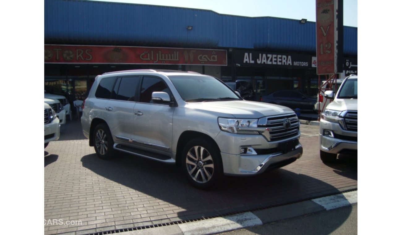 Toyota Land Cruiser VXR 5.7