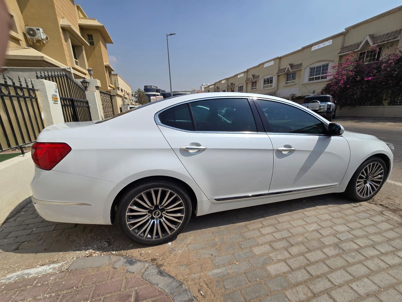 Kia Cadenza Premium, Full Options with a Panoramic Sunroof