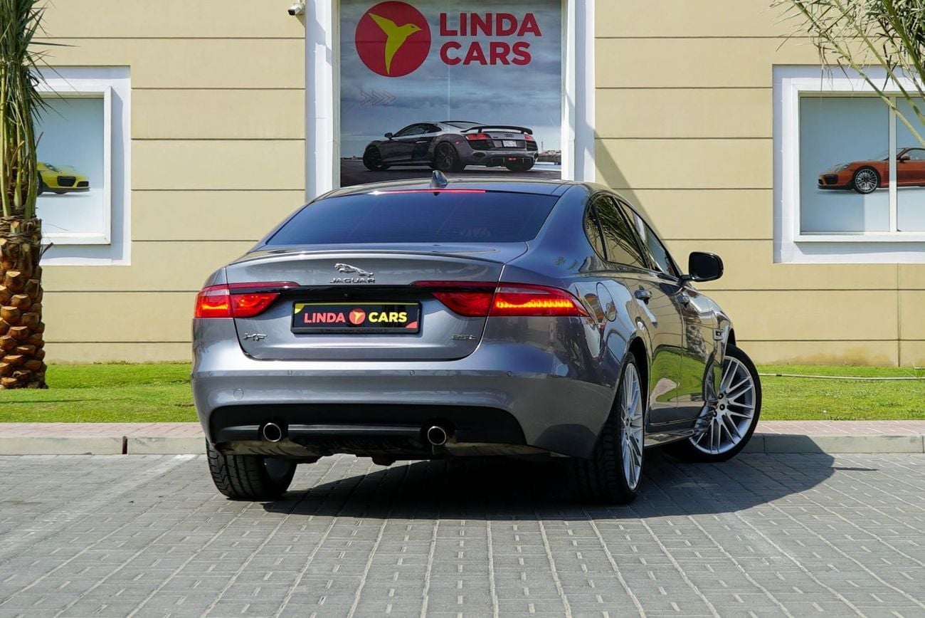 Jaguar XF R-Sport 2.0L Sedan