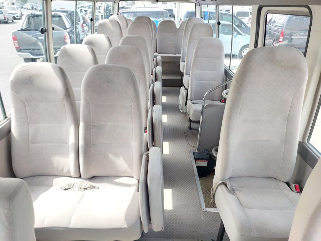 تويوتا كوستر (RAMADAN OFFER) TOYOTA COASTER BUS RHD 2011 MODEL 4.0 L DIESEL AUTOMATIC(PM53682)