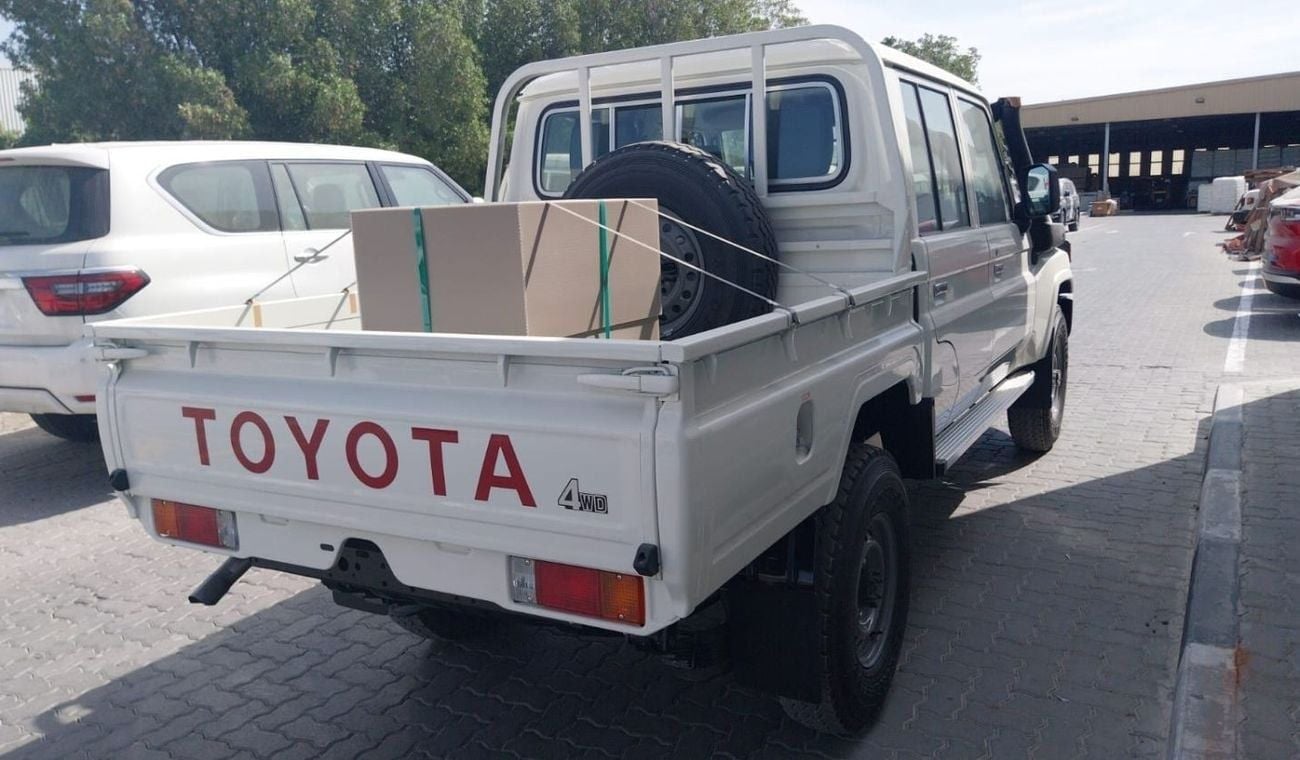 Toyota Land Cruiser Pick Up Double Cab 2.8L AT Diesel V4 with warranty