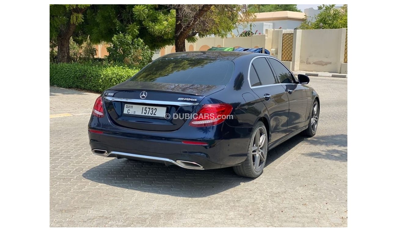 مرسيدس بنز E300 مرسيدس E 300 موديل : 2017 بحالة ممتازة