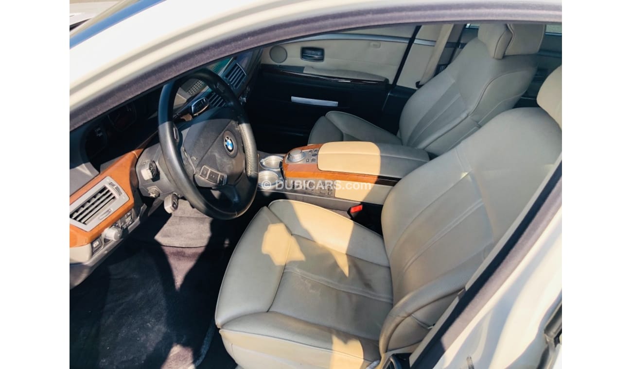 BMW 750Li Model 2007 GCC CAR PERFECT CONDITION FULL OPTION SUN ROOF LEATHER SEATS BACK CAMERA BACK AIR CONDITI