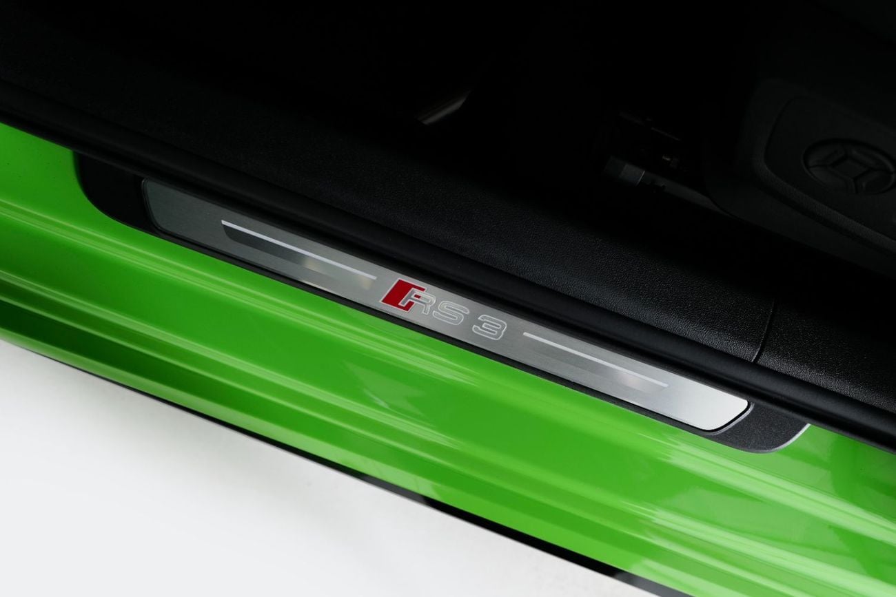 Audi RS3 STANDARD STD GCC-Exclusive Green Color-Full Leather Interior-Green Accents-Sports Exhaust