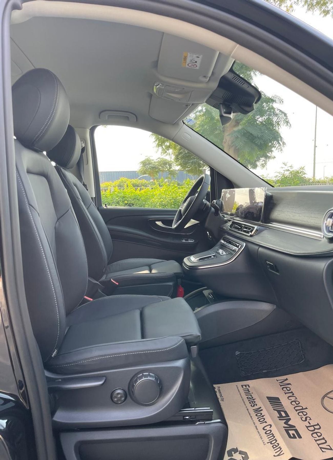 مرسيدس بنز V 300 Avantgarde Under Agency Warranty 2026 GCC
