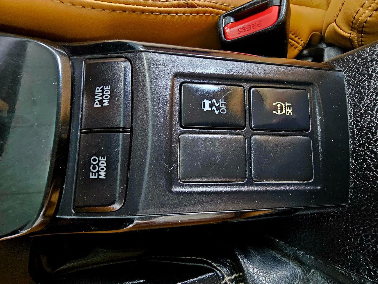 Toyota Fortuner EXR / V4 2.7L/ NEW SHAPE/ LEATHER/ LOW MILEAGE