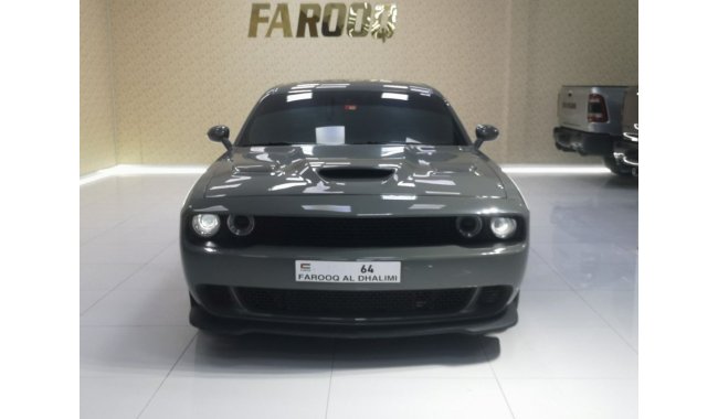 Dodge Challenger R/T Dodge Challenger V8 model 2017 in excellent condition and with a one year warranty