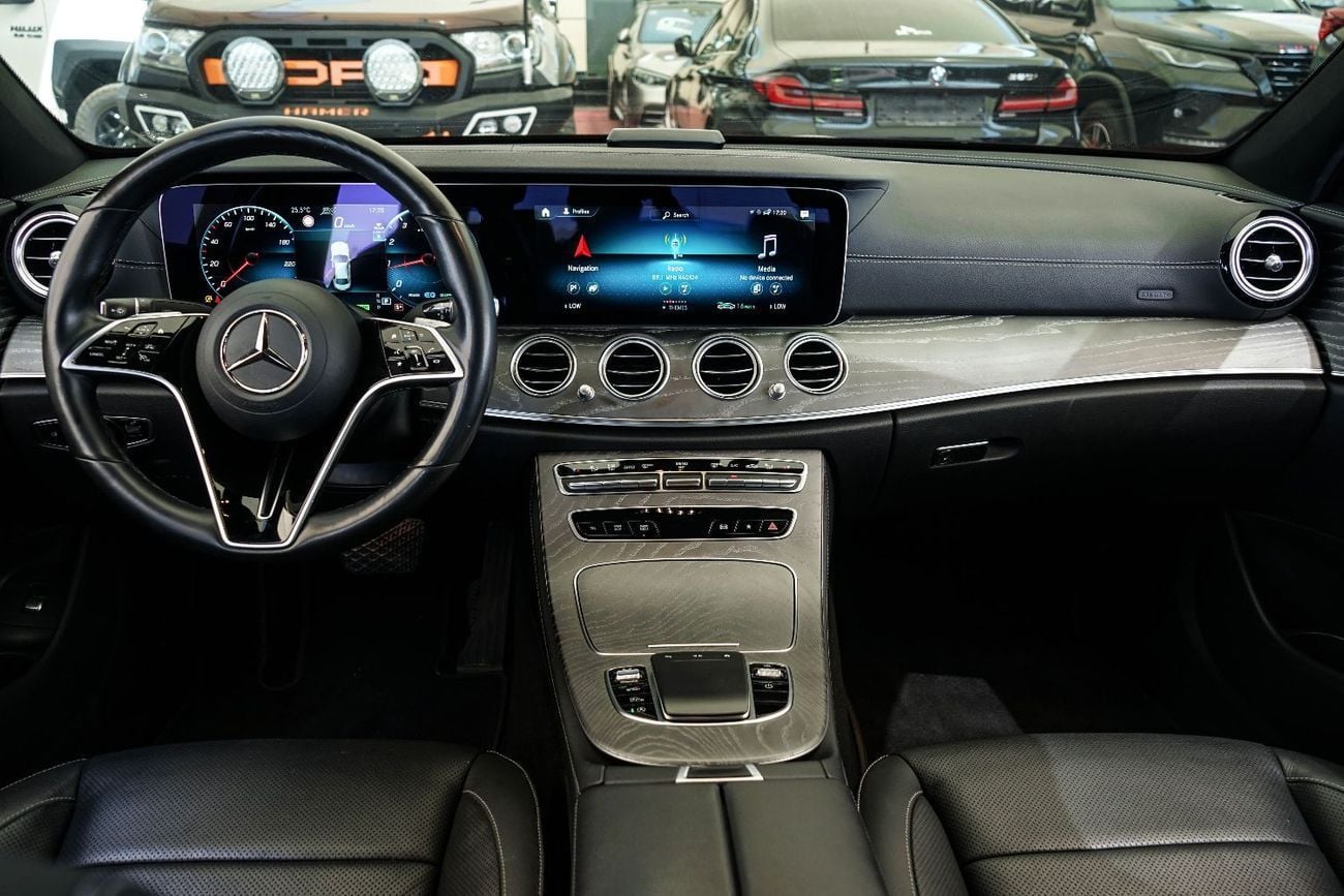 مرسيدس بنز E 350 Engine: 2.0L Turbocharged Inline-4 Engine (E350 AMG Dynamic spec commonly)