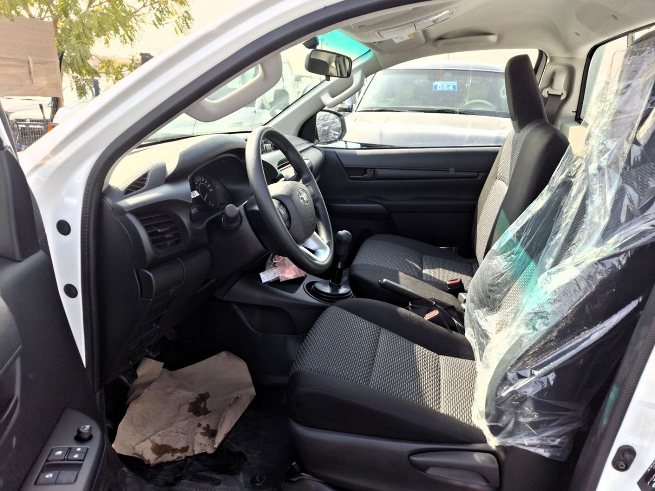 Toyota Hilux Toyota Hilux DLX 2.4L 2025 SC MT White Diesel