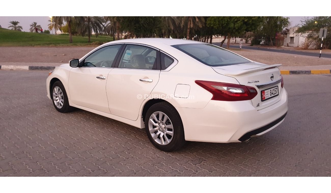 Nissan Altima 2.5 S Model 2018 GCC Specs Single Owner Low Mileage Like Brand New
