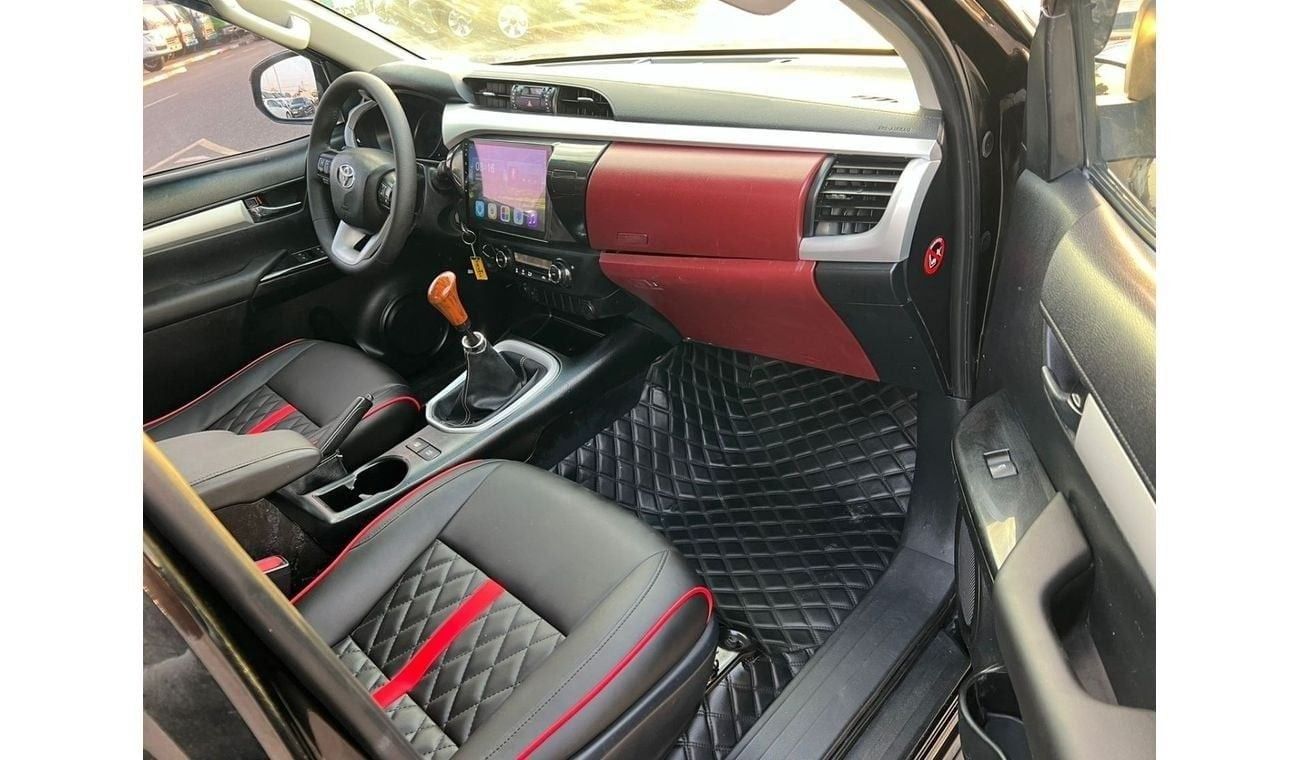 تويوتا هيلوكس 2016 TOYOTA HILUX MT FULL OPTION 2.7L V4 4X4 - 4 Wheel Drive - GOOD CONDITION