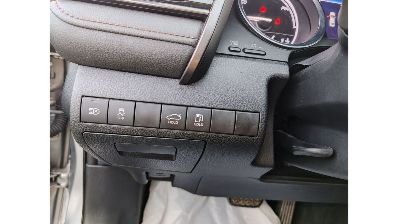 Toyota Camry LE HEV Warranty one year