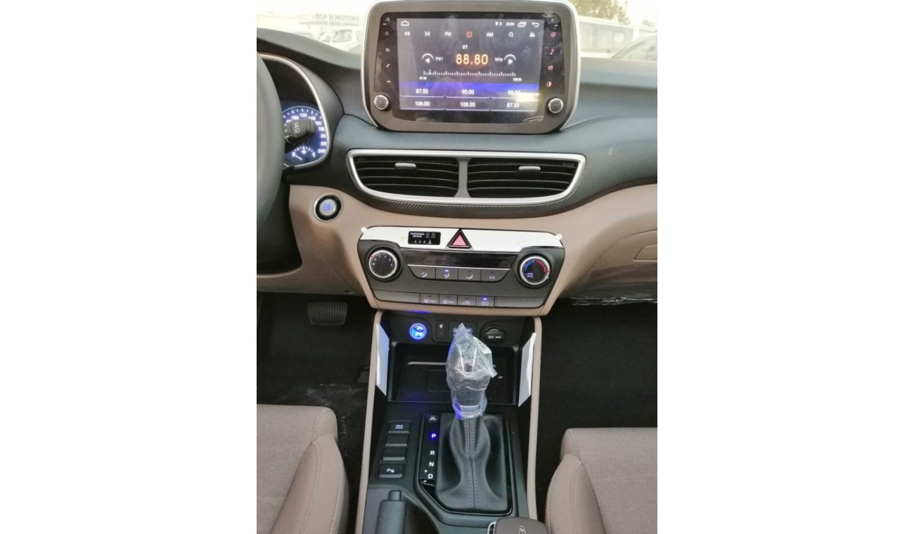 Hyundai Tucson 2.0 with sun roof two electric seat