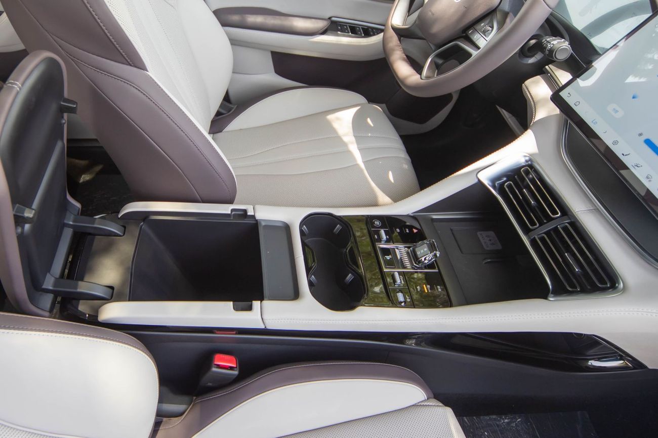 BYD Song Plus BYD Song Plus DM-i Highlights  PLUG-IN HYBRID 2025 (160KM)