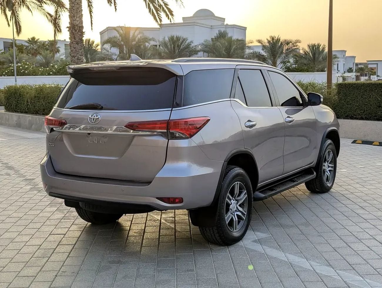 Toyota Fortuner Facelifted V4 2.7L EXR GCC Specs In Excellent Condition