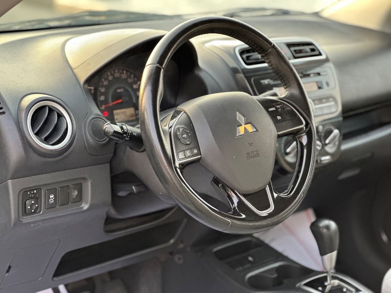 Mitsubishi Attrage GLX