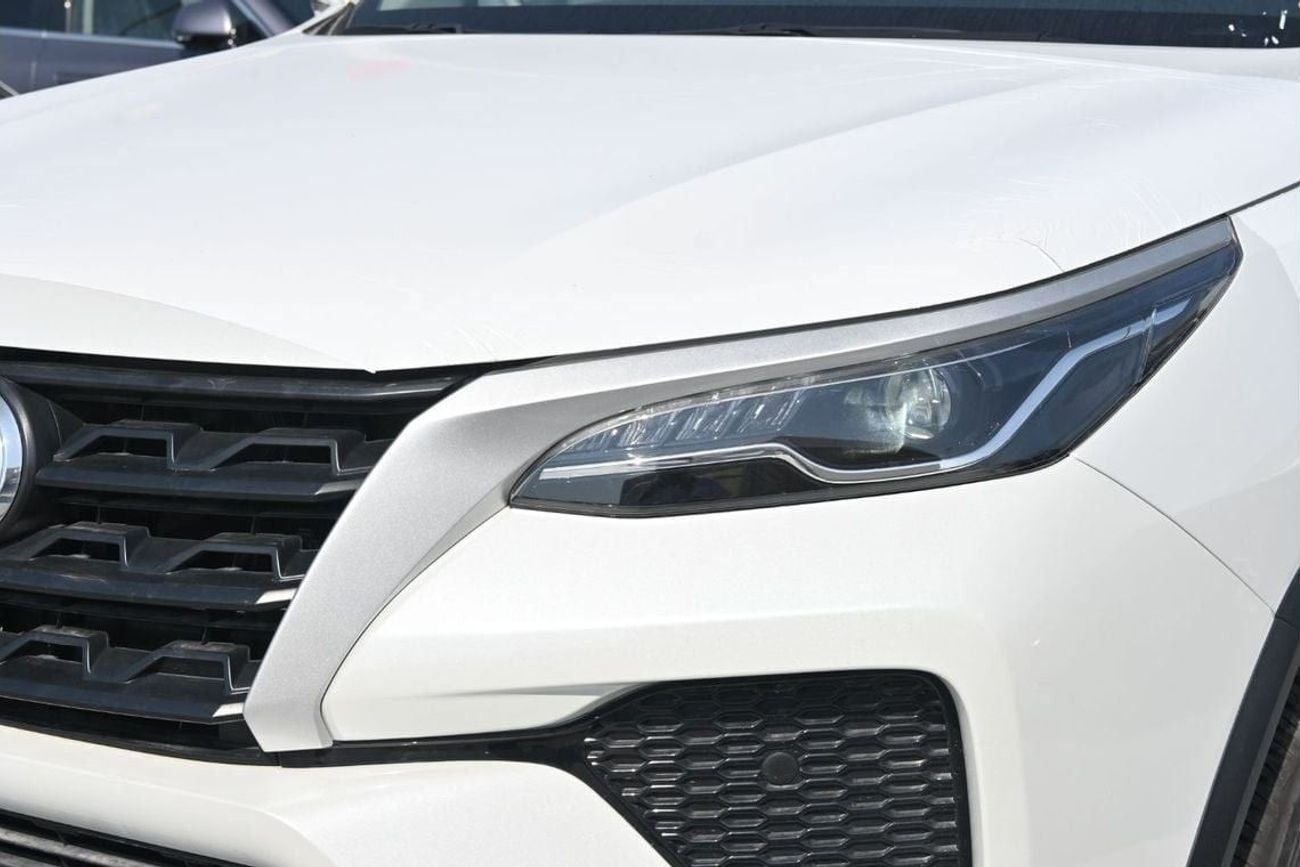 Toyota Fortuner Toyota Fortuner 2.7L Petrol, Automatic 4WD, Model 2024, Color White (Export Price)