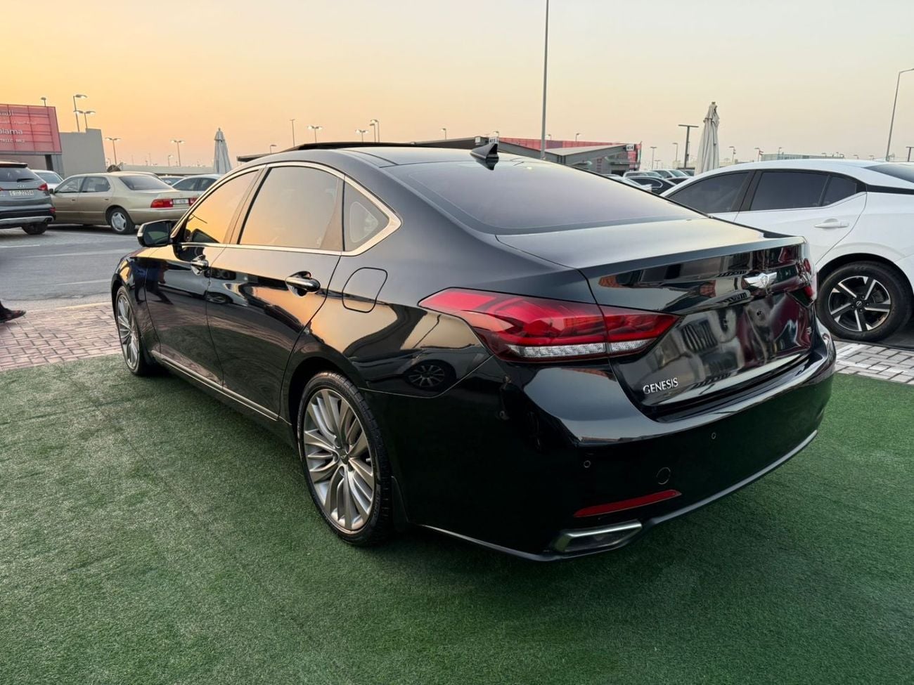 Hyundai Genesis first owner, two original keys