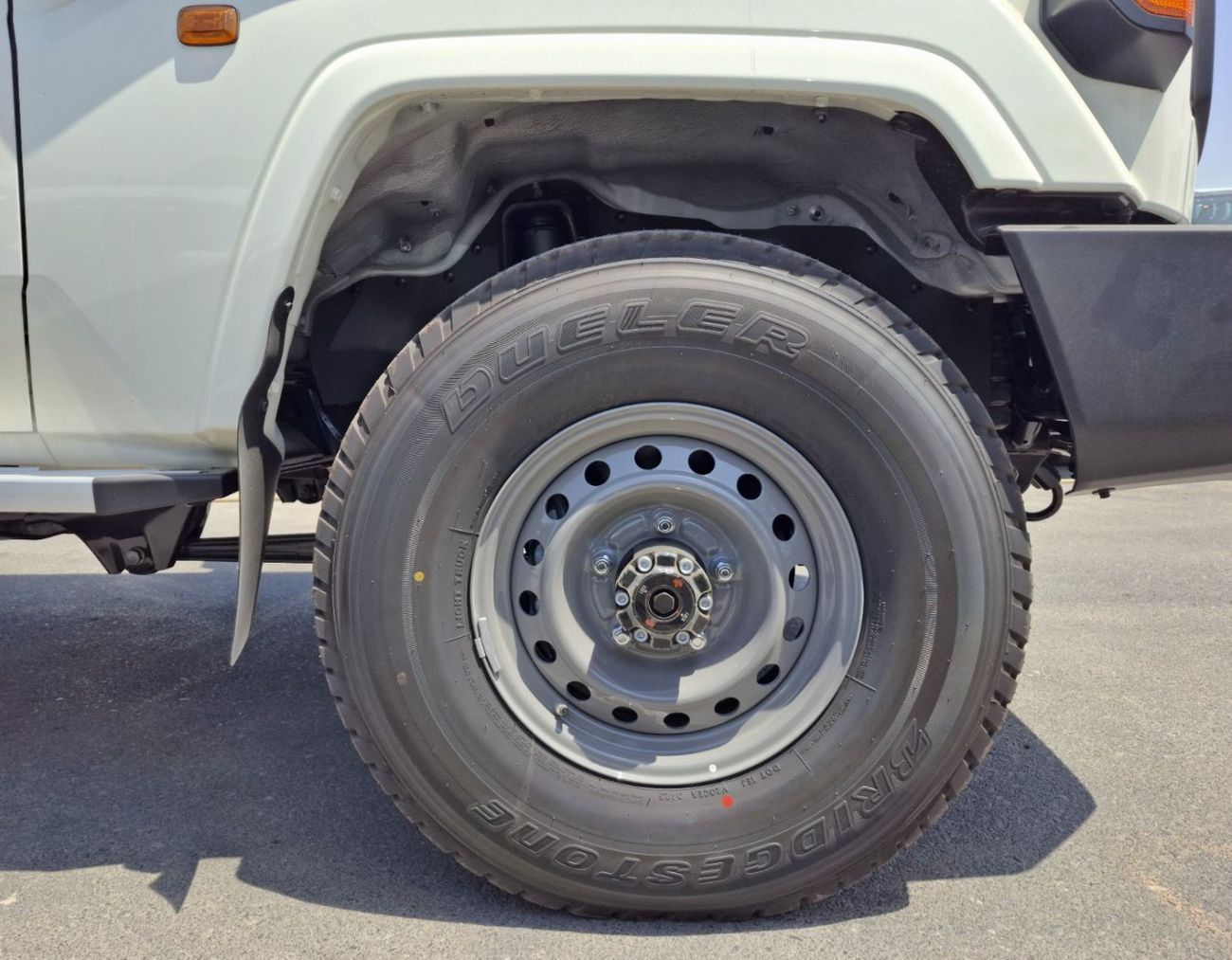 Toyota Land Cruiser Pick Up 2.8L Pickup MT Diesel (Export Only)