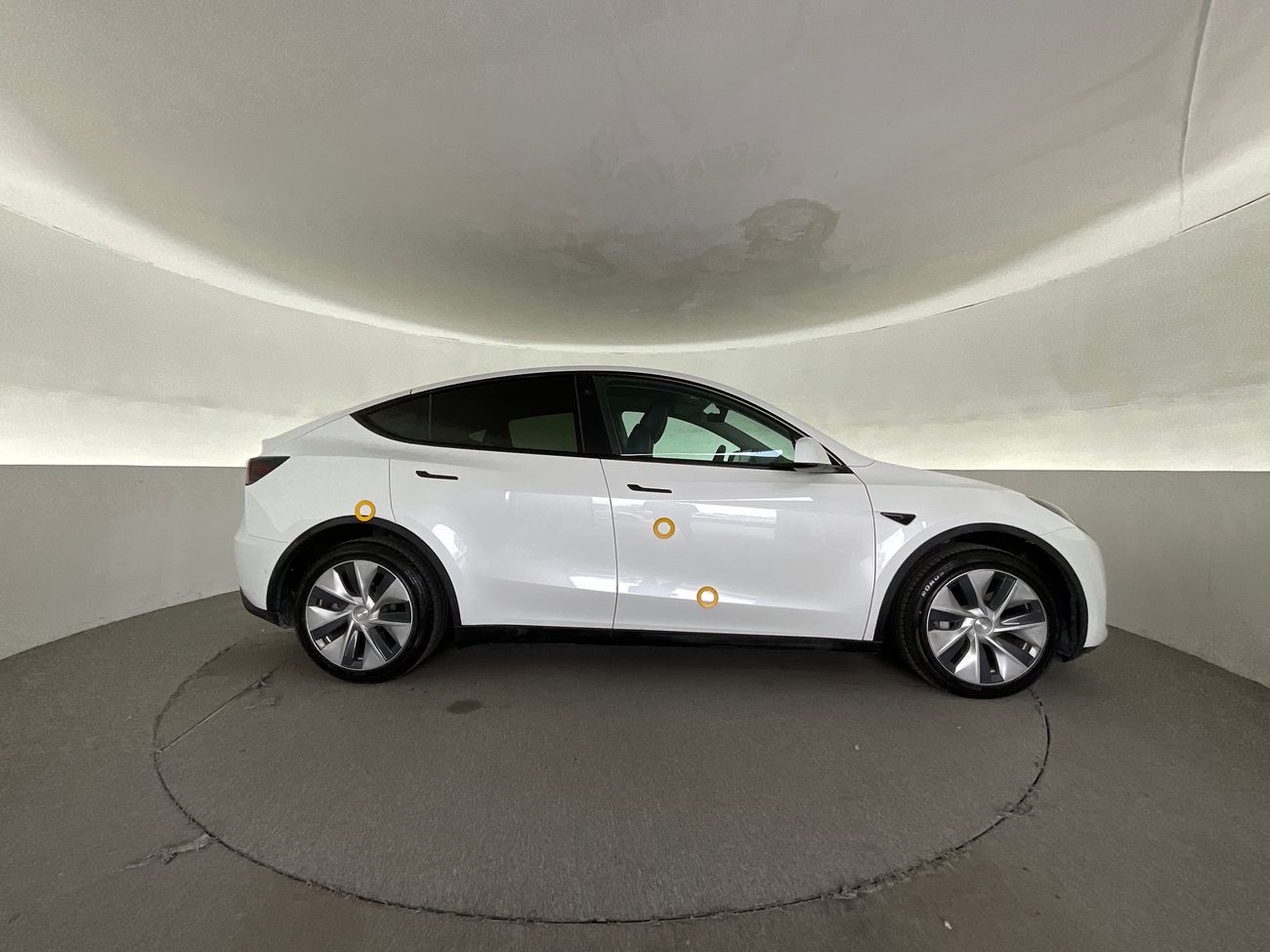 Tesla Model Y Long Range (Dual Motor) | upto AED 20,000 Ramadan Discount | Guaranteed Warranty | 0 Down Payment