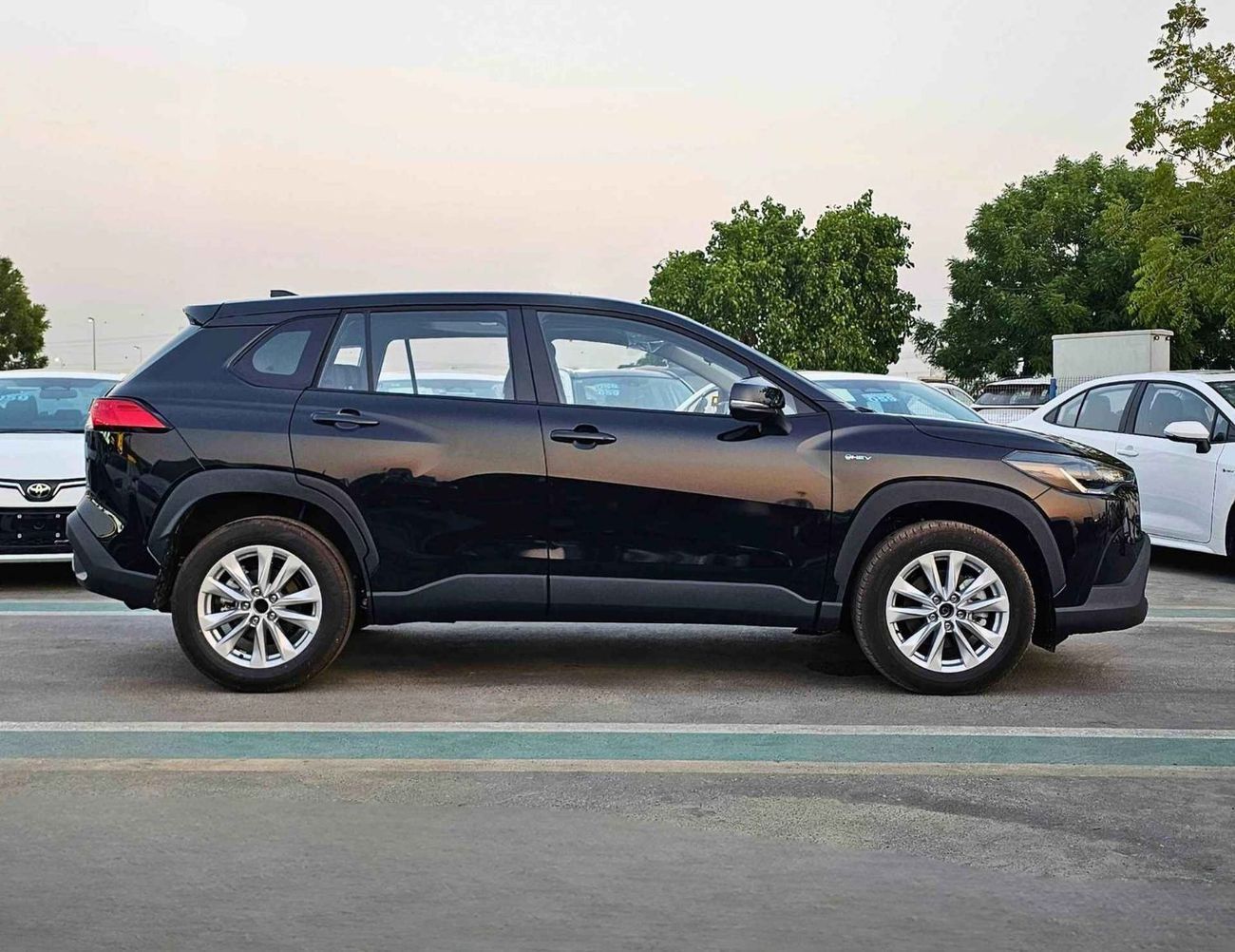 Toyota Corolla Cross HYBRID ELITE / SUNROOF / FABRIC SEATS / 2.0L V4  (CODE # CRCHC)