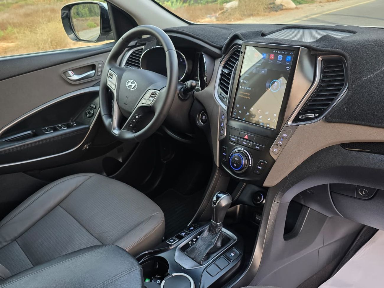 Hyundai Grand Santa Fe GLS Top 3.3L HYUNDAI SANTA FE GRAND 2014 GCC V6 // FULL OPITION // GOOD CONDITION // 7 SEATS