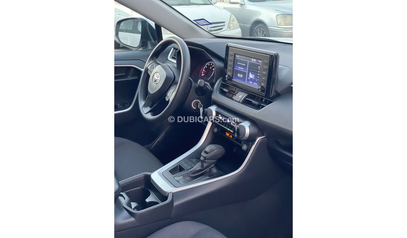 تويوتا راف ٤ LE