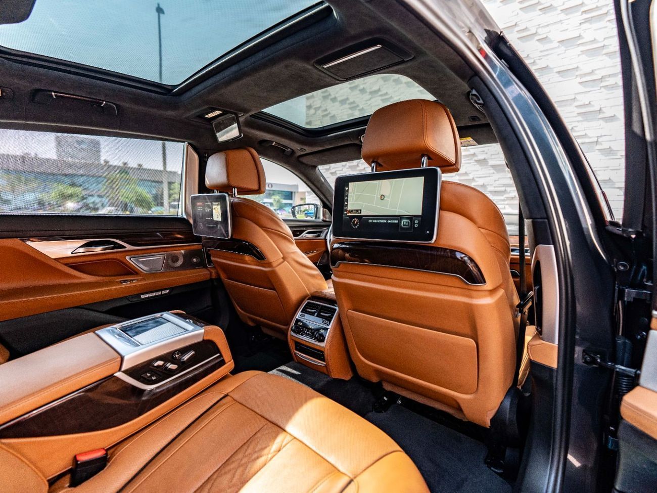 BMW M760Li xDrive 6.6L