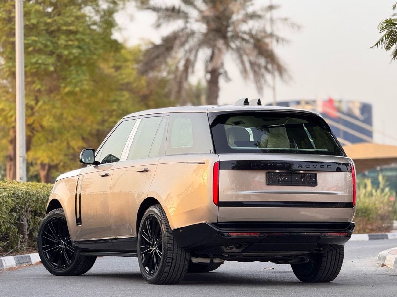 لاند روفر رينج روفر First Edition P530 4.4L