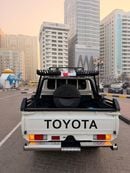 Toyota Land Cruiser Pick Up 2017Model modified 2024 4.5 Diesel engine v8 colour white Transmission Manual Interior grey 5seater