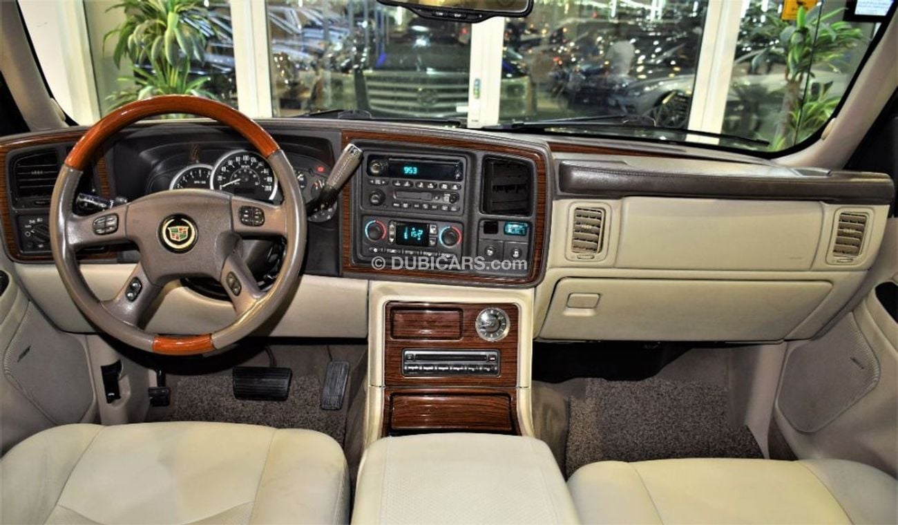 كاديلاك إسكالاد AMAZING Cadillac Escalade EXT 2004 Model! Black Color GCC Specs