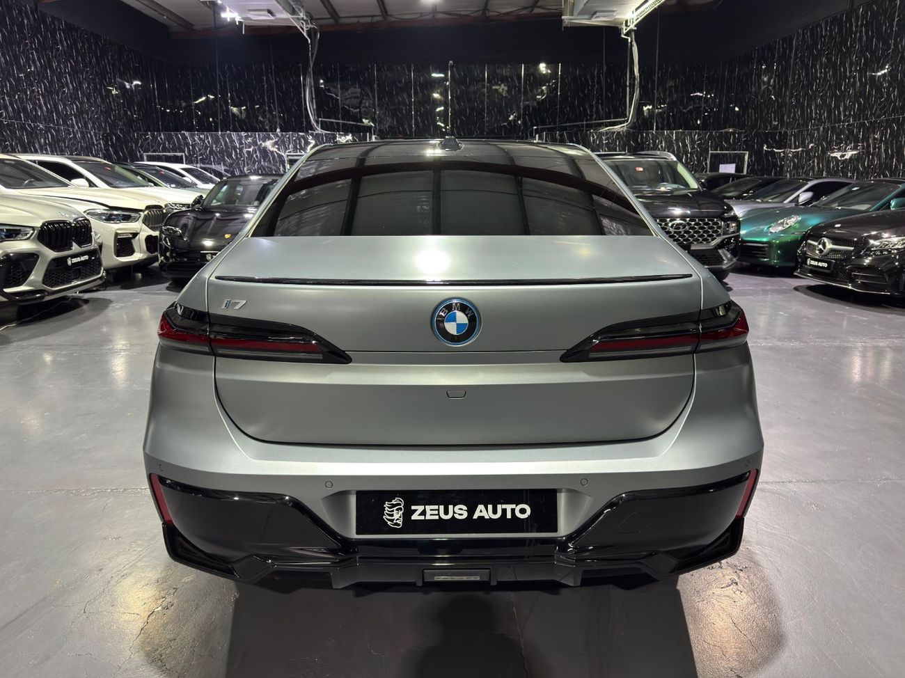 BMW i7 101.7 kWh xDrive60 2022 BMW i7, Warranty, Carbon Fiber Package, Fully Loaded, Very Low Kms, 536HP